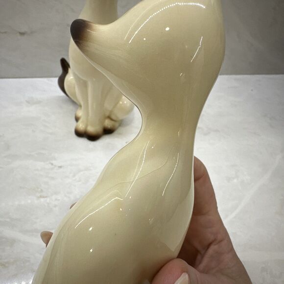 2 Vintage Ceramic Vicki MCM Siamese Cats 7in and 8in Tall Signed Delicate Lovely - Picture 12 of 14